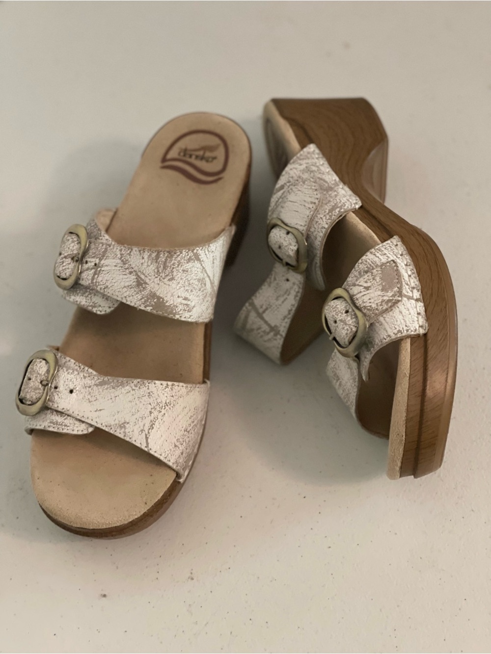 Dansko Gold Metallic Design on White 2 Strap Wood Look heel 7.5
